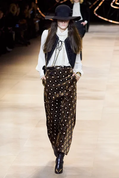 Look 98